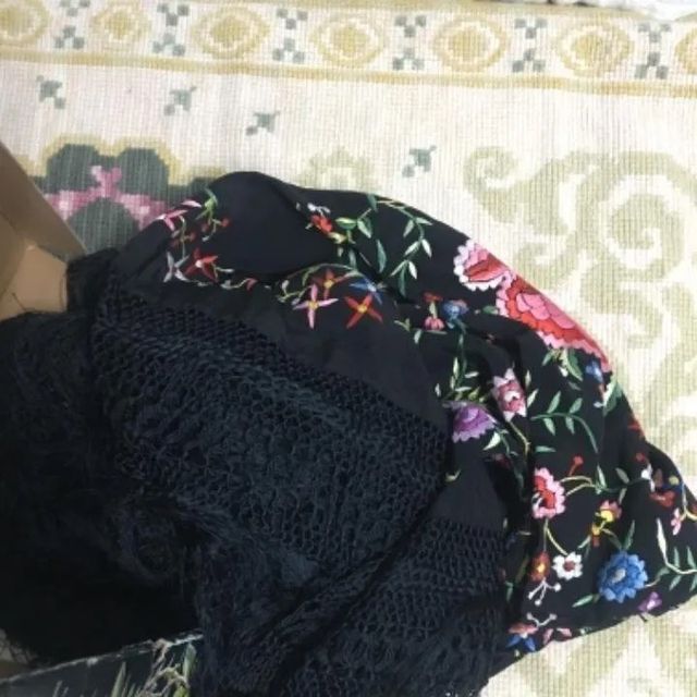 Ant.Mantón de Manila seda natural bordado a mano