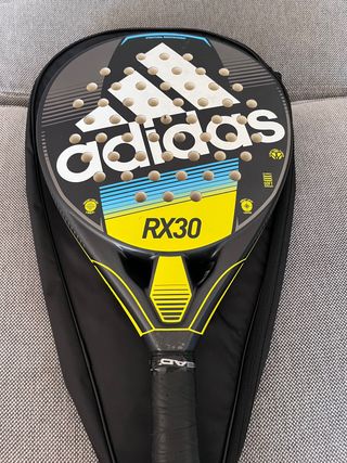 Pala de pádel Adidas RX30 de segunda mano por 65 EUR en Madrid en WALLAPOP