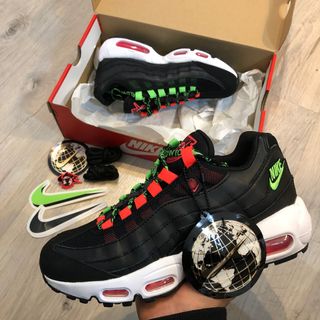 Nike Air Max 95 SE WW de segunda mano por 90 EUR en Barcelona en WALLAPOP