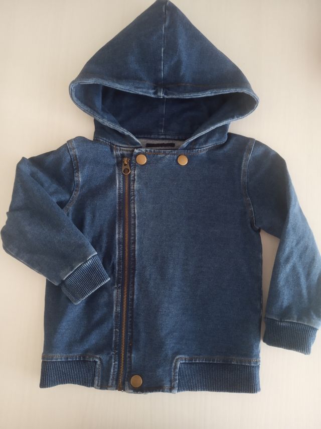 Cazadora vaquera unisex. 18-24 meses. ZYBOY