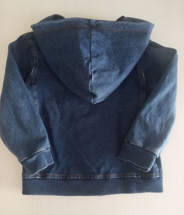 Cazadora vaquera unisex. 18-24 meses. ZYBOY