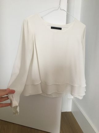 Blusa blanca doble capa Zara talla M de segunda mano por 10 EUR en Vigo en  WALLAPOP