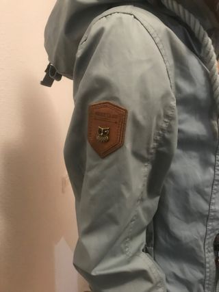Abrigo mujer Naketano de segunda mano por 40 EUR en Roquetas de Mar en  WALLAPOP