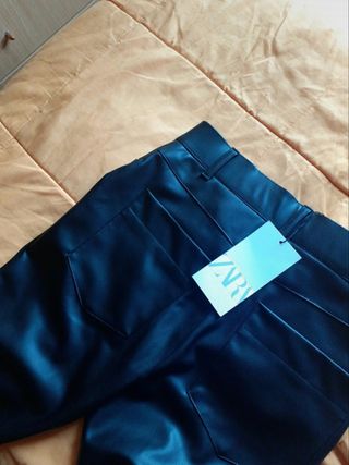 Mujer Pantalón flare efecto piel C. TANGANA X BERSHKA Marrón | Pantalones  Bershka \u003c Esperando a Christine
