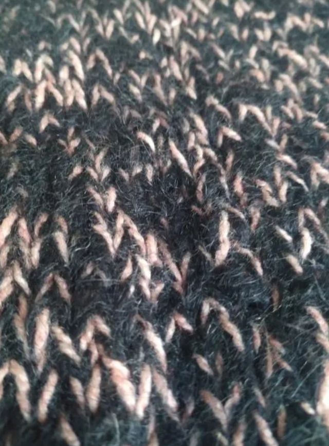 Falda de lana. Cintura elástica. Hecha a mano. 38