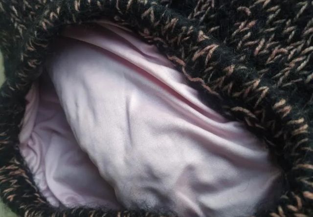 Falda de lana. Cintura elástica. Hecha a mano. 38