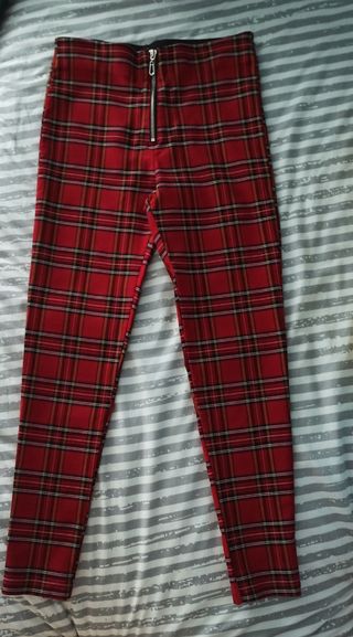 Leggins cuadros de Zara de segunda mano por 5 EUR en Valladolid en WALLAPOP