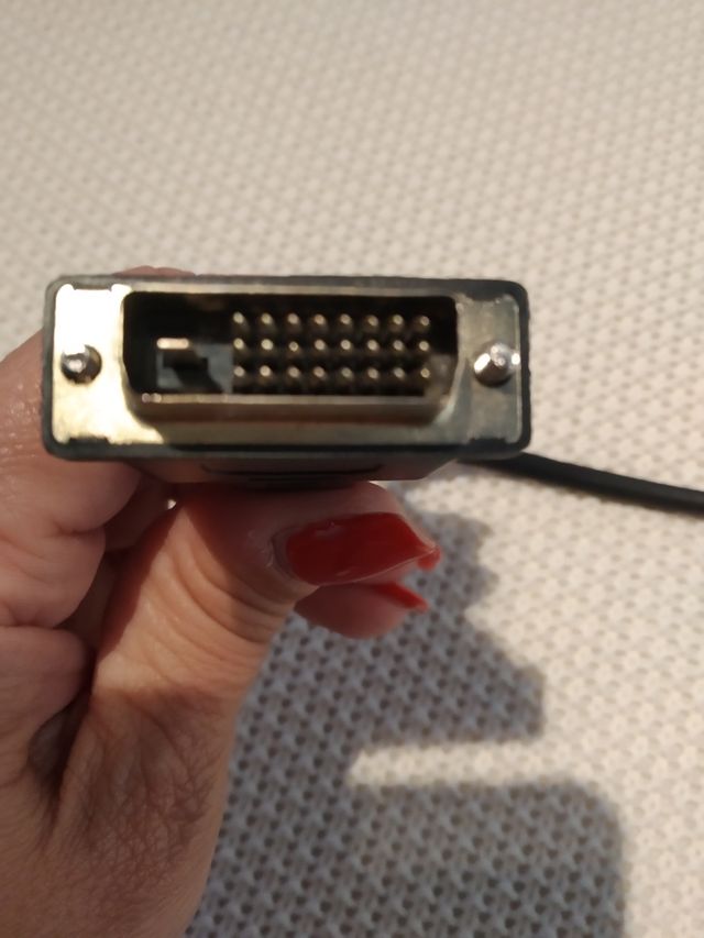 Cable Adaptador DVI a HDMI.