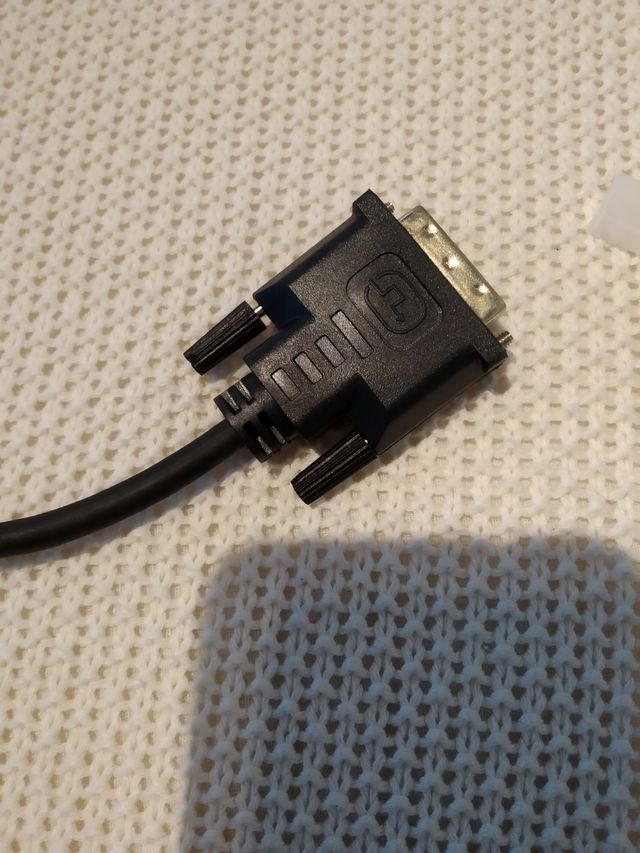 Cable Adaptador DVI a HDMI.