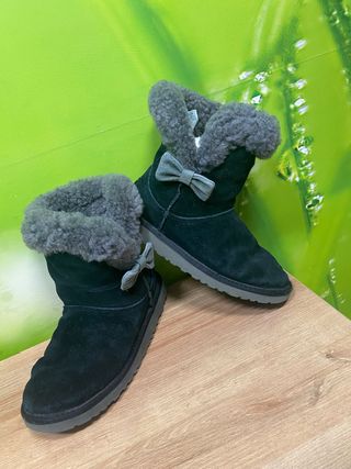 Botas UGG 37 de segunda mano por 30 EUR en Lleida en WALLAPOP