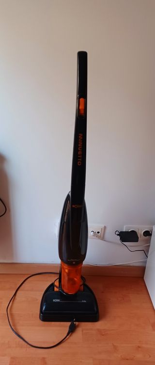 Aspiradora de segunda mano por 10 EUR en Vallirana en WALLAPOP