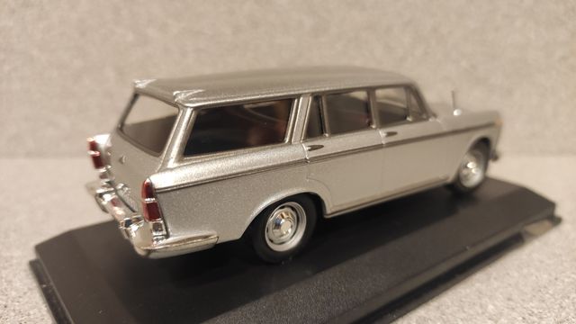 Seat 1500 Familiar, miniatura colección escala 1:4