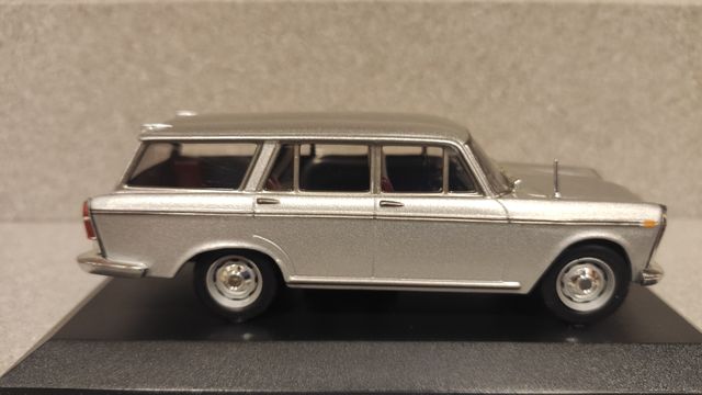 Seat 1500 Familiar, miniatura colección escala 1:4