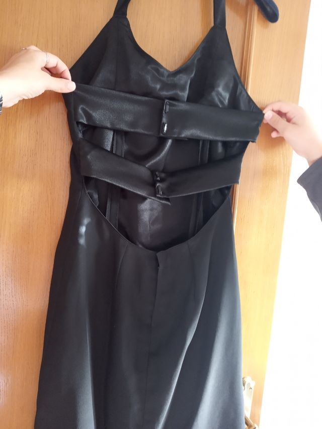 vestido crepe negro