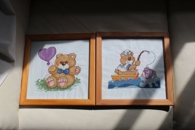 2 cuadros punto de cruz con marco de madera