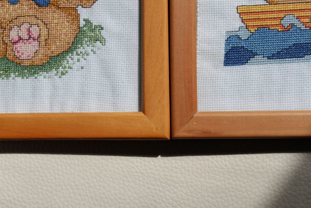 2 cuadros punto de cruz con marco de madera