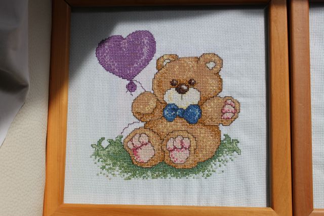 2 cuadros punto de cruz con marco de madera