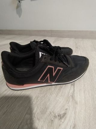 Playeros mujer New Balance de segunda mano por 12 EUR en Gijón en WALLAPOP