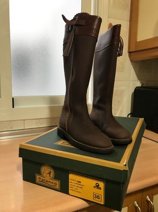 Botas camperas de segunda mano por 60 EUR en Andújar en WALLAPOP