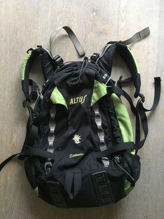 Mochila ALTUS modelo EDELWEISS de segunda mano por 17 EUR en Durango en  WALLAPOP