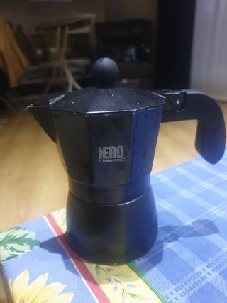 Cafetera italiana 2 tazas de segunda mano por 5 EUR en Talavera de la Reina  en WALLAPOP