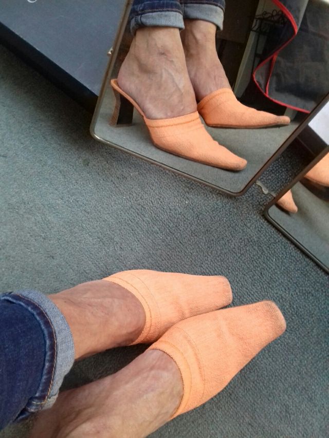 Zuecos naranja salmón con tacón