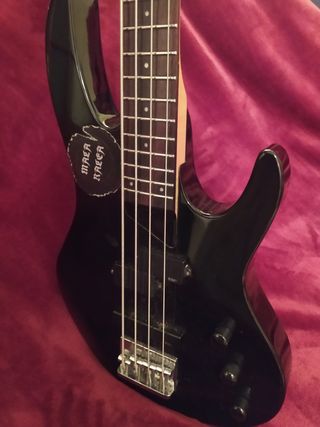 Bajo Ltd B50 de segunda mano por 100 EUR en San Fernando en WALLAPOP