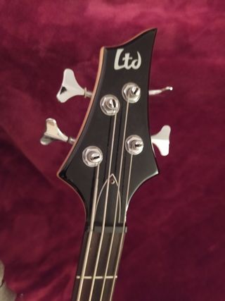 Bajo Ltd B50 de segunda mano por 100 EUR en San Fernando en WALLAPOP