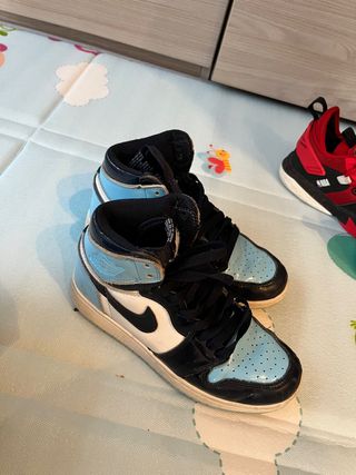 Bambas basquet nike y decathlon de segunda mano por 20 EUR en Premià de Mar  en WALLAPOP