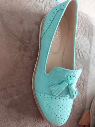 Zapatos verde agua mujer, sin estrenar número 40. de segunda mano por 7 EUR  en Marchena en WALLAPOP