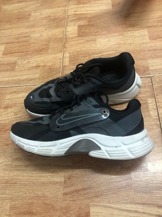 Bambas nike negras de segunda mano por 35 EUR en Barcelona en WALLAPOP