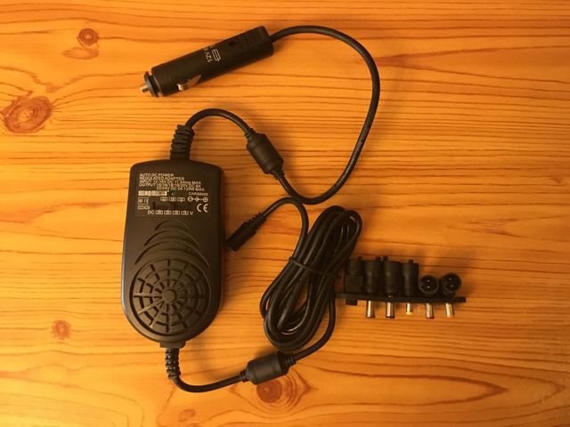 Cargador de mechero para portátiles - NUEVO