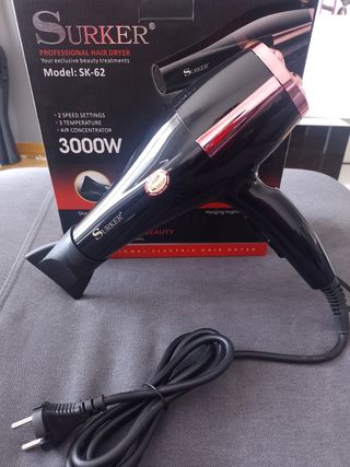 Secadora de cabello Profesional de segunda mano por 25 EUR en Madrid en  WALLAPOP