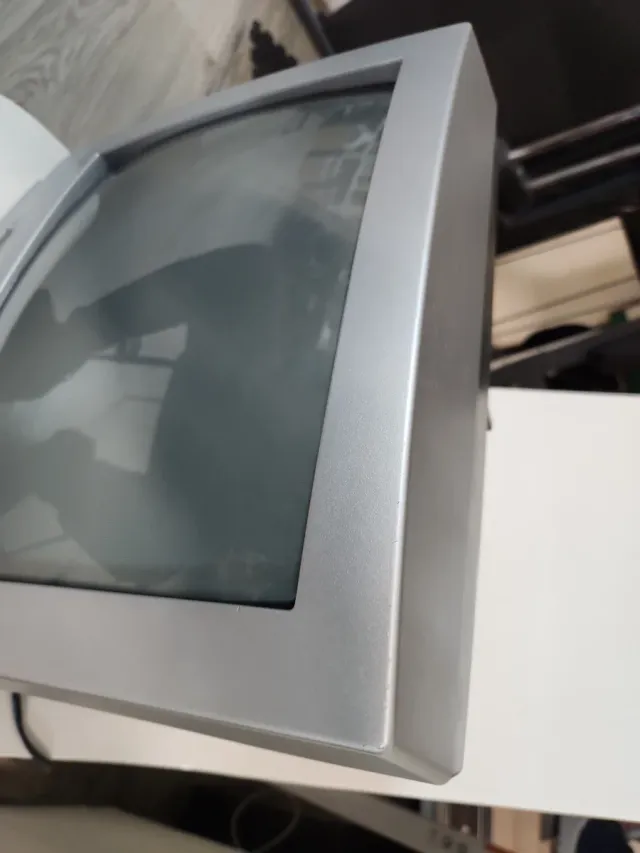 TELEVISOR SANYO 14" COMO NUEVO + MANDO ORIGINAL