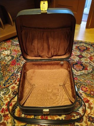 Maleta antigua de segunda mano por 22 EUR en Lavadores en WALLAPOP