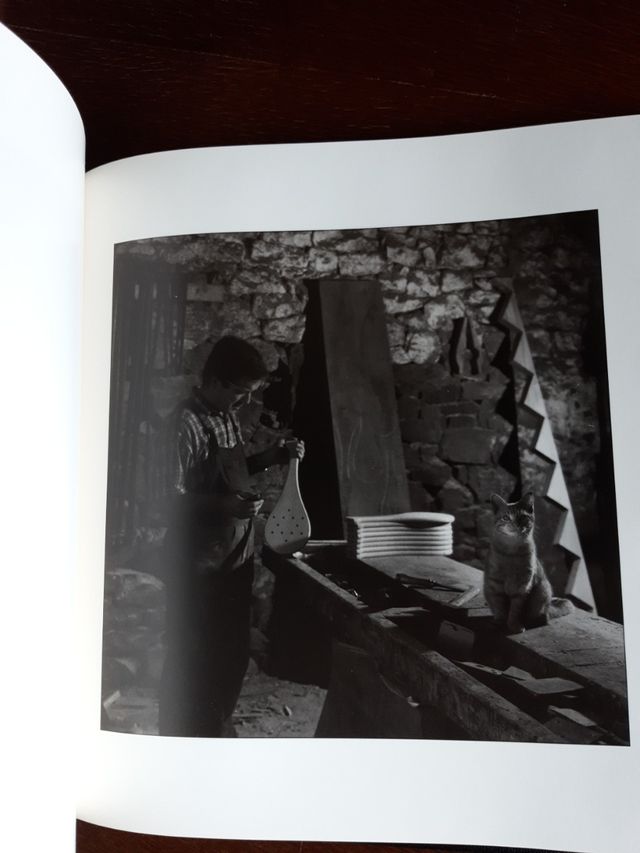 PELOTARI. Bere inguruan. Su entorno