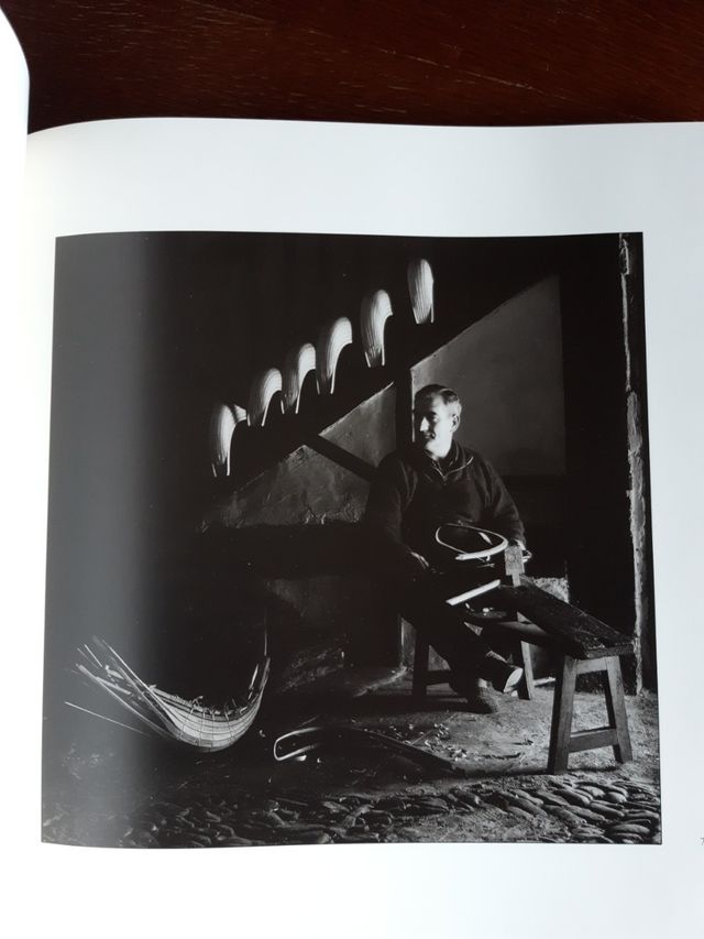 PELOTARI. Bere inguruan. Su entorno