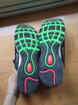 Nike Air Max 97, edición especial. worldwide de segunda mano por 80 EUR en  Barcelona en WALLAPOP