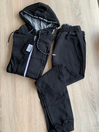 Chándal Hugo Boss de segunda mano por 145 EUR en Alicante en WALLAPOP