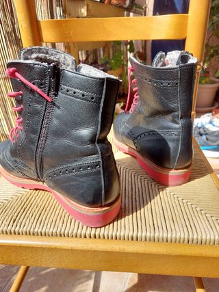 Botas piel borrego T38 aprox 26cm de segunda mano por 35 EUR en Elche en  WALLAPOP