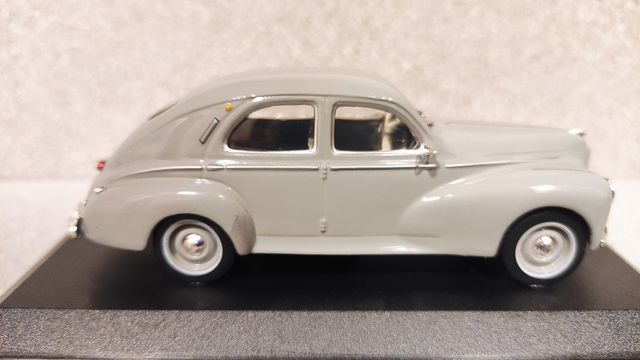 Peugeot 203, miniatura de colección a escala 1:43