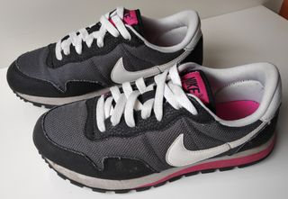 NIKE air pegasus 83 mujer de segunda mano por 20 EUR en Cornellà de  Llobregat en WALLAPOP