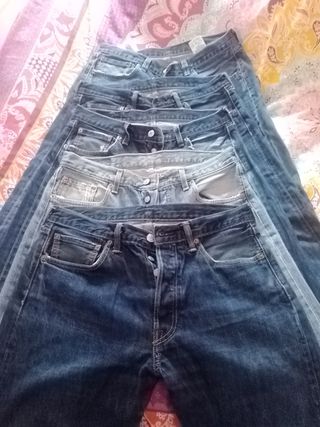 Lote de pantalones Levis talla 42 de segunda mano por 60 EUR en Alovera en  WALLAPOP