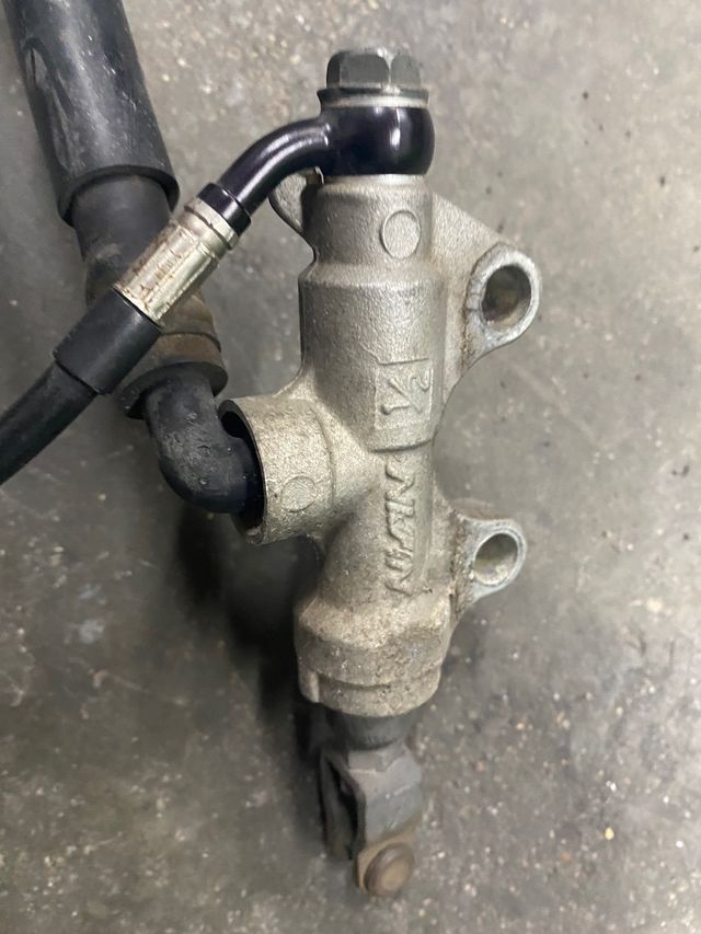 Freno trasero kawasaki ninja zx6 01/02