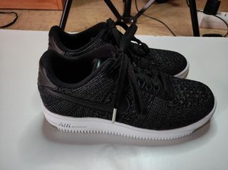 Zapatillas Nike Air Force 1 Flyknit de segunda mano por 55 EUR en  Torrevieja en WALLAPOP