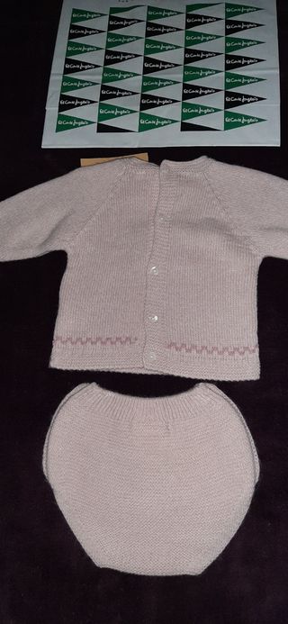 Conjunto bebé niña de segunda mano por 26 EUR en Badalona en WALLAPOP