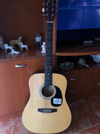 Guitarra XP de segunda mano por 80 EUR en Málaga en WALLAPOP