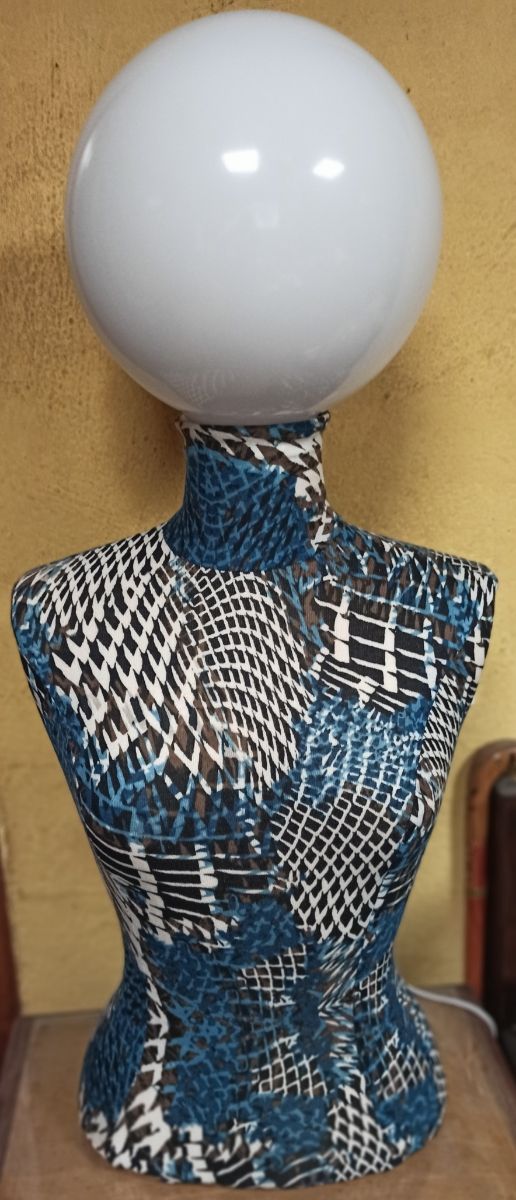 maniquí lampara vintage