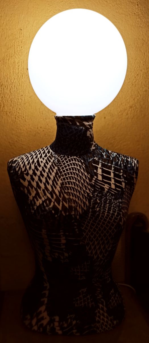 maniquí lampara vintage