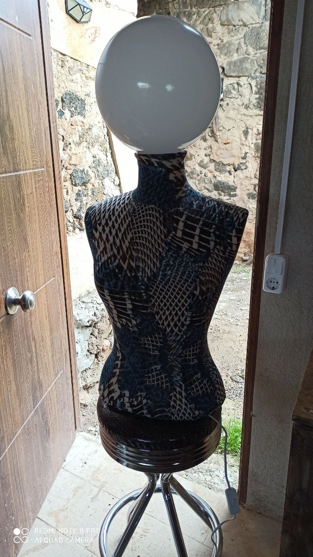 maniquí lampara vintage